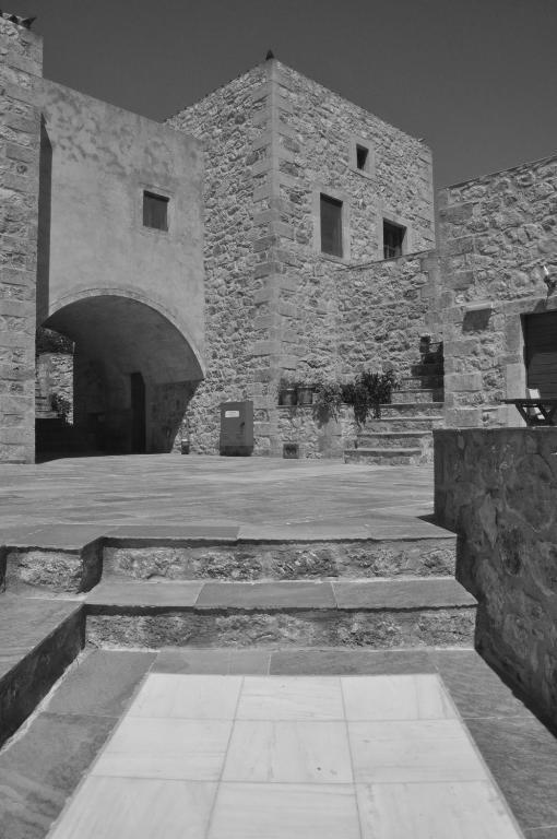 Hotel Lithochtisto à Monemvasia Extérieur photo